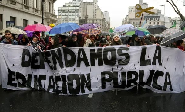 MARCHAUNIVERSIDAD